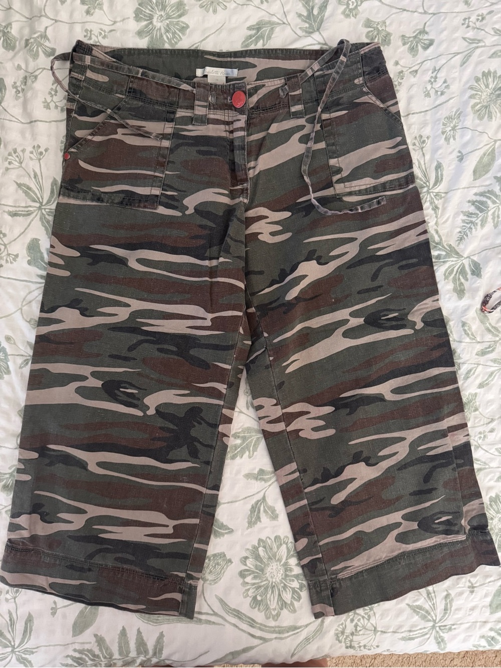 Y2K Charlotte Russe Camo baggy Bermuda Shorts